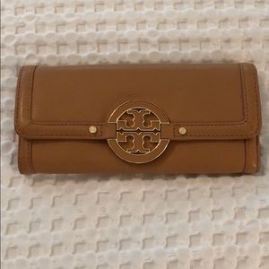 Tory Burch tan leather wallet